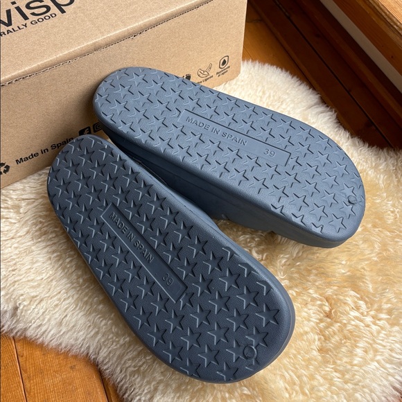 NWT Vegan Fleece Lined Slipper Clogs - Picture 6 of 9